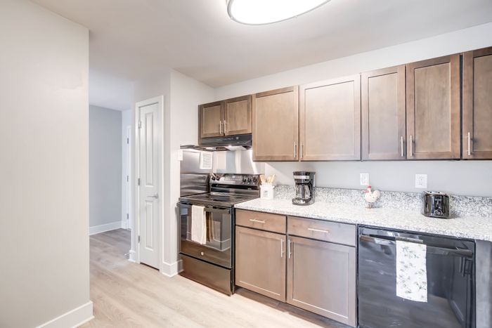 Large Renovated Kitchens With Expansive Work Space | Creekside Village | Affordable Alexandria VA Apartments