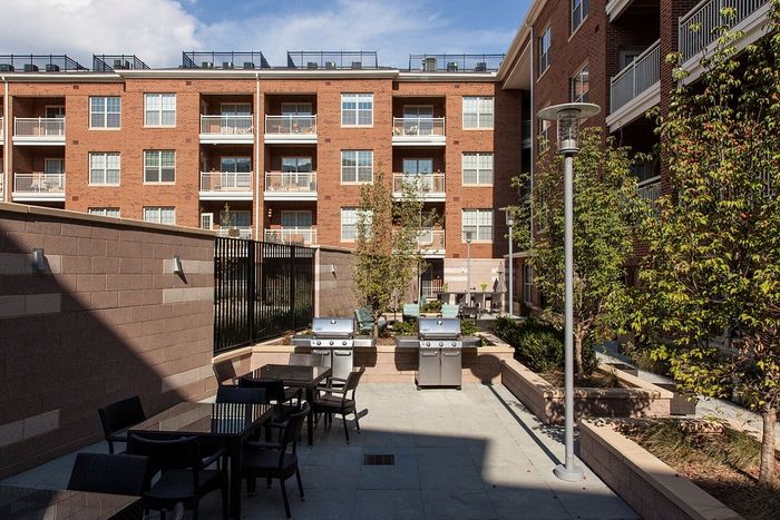 Urban Courtyard With BBQ & Seating Areas | Madison at Ballston Station | Arlington VA Apartments