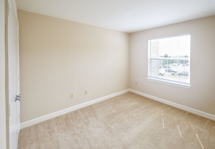 Expansive Bedroom | Evans Ridge Apartments | Leesburg VA Apartments | Affordable Leesburg VA Apartments | Affordable Apartments
