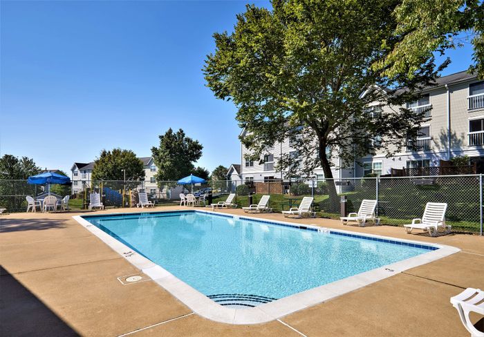 Swimming Pool With Expansive Sundeck | Evans Ridge Apartments | Affordable Leesburg VA Apartments | Affordable Apartments | Leesburg VA Apartments
