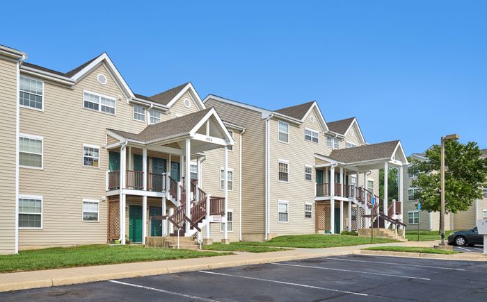 Evans Ridge Exterior | Evans Ridge Apartments | Affordable Leesburg VA Apartments | Affordable Apartments | Leesburg VA Apartments