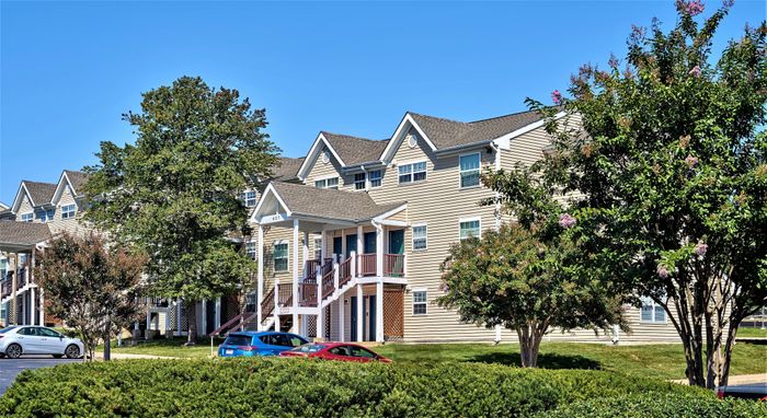 Evans Ridge Exterior | Evans Ridge Apartments | Affordable Leesburg VA Apartments | Affordable Apartments | Leesburg VA Apartments