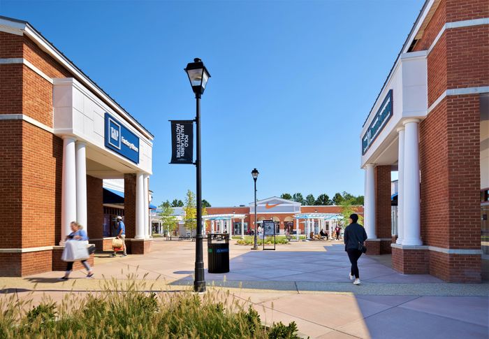 Shop at Nearby Leesburg Outlet Mall | Evans Ridge Apartments | Leesburg VA Apartments | Affordable Apartments | Affordable Leesburg VA Apartments