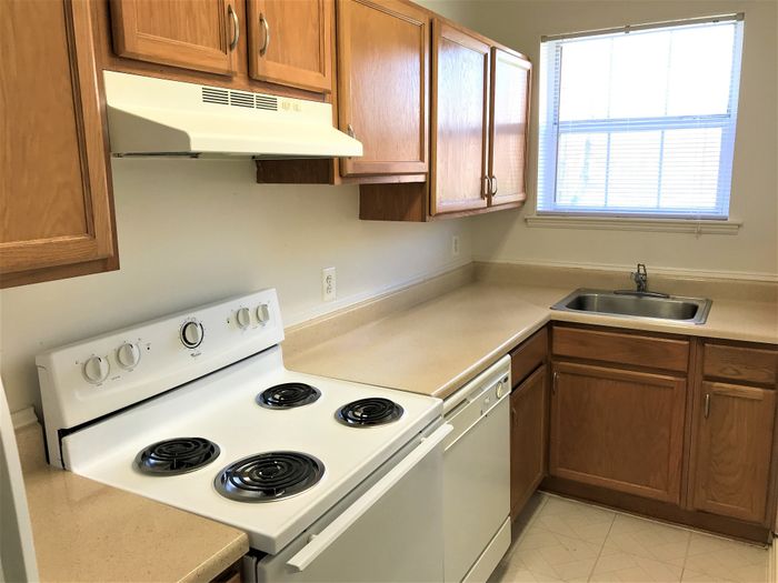 East Falls Apartments Kitchen | East Falls Apartments | Affordable Falls Church VA Apartments | Affordable Arlington VA Apartments
