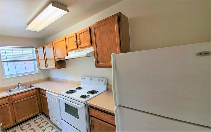 East Falls Apartments Kitchen | East Falls Apartments | Affordable Falls Church VA Apartments | Affordable Arlington VA Apartments