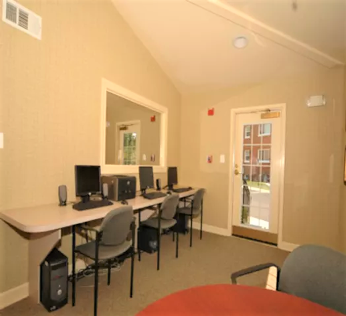 Image of the Business Center | Monterey Apartments | Arlington VA Apartments | Affordable Arlington VA Apartments