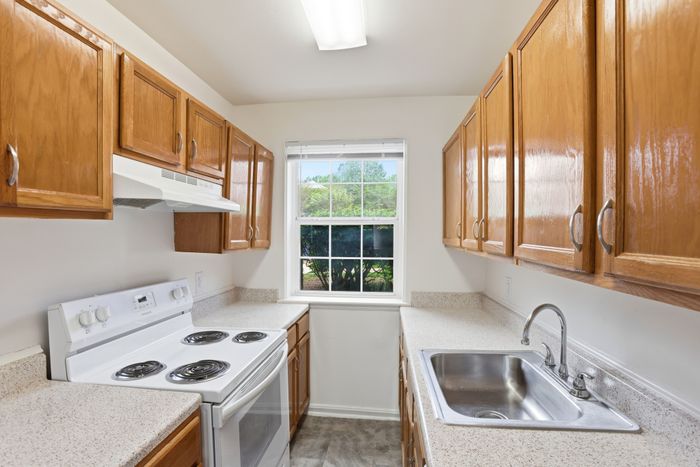 East Falls Apartments Kitchen | East Falls Apartments | Affordable Falls Church VA Apartments | Affordable Arlington VA Apartments