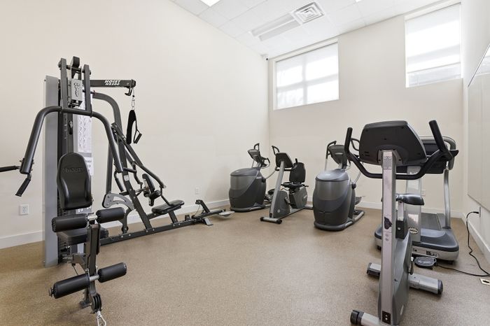 East Falls Fitness Center | East Falls Apartments | Affordable Falls Church VA Apartments