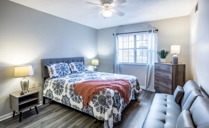 1 BR, 1 BA - 580SF
