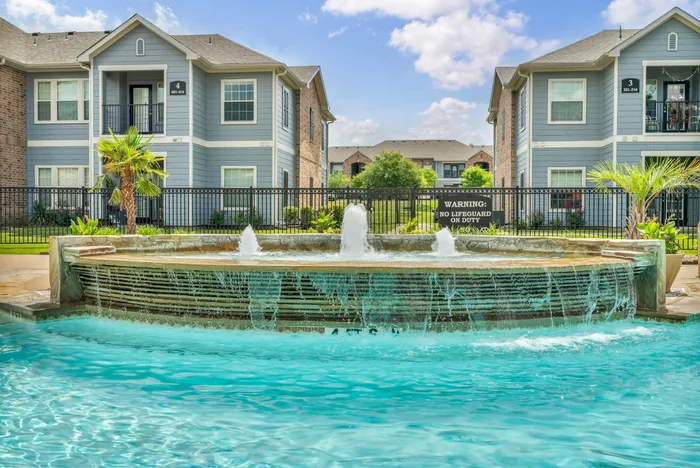 Pool fountain
