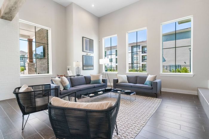 Sweetwater Leasing Office