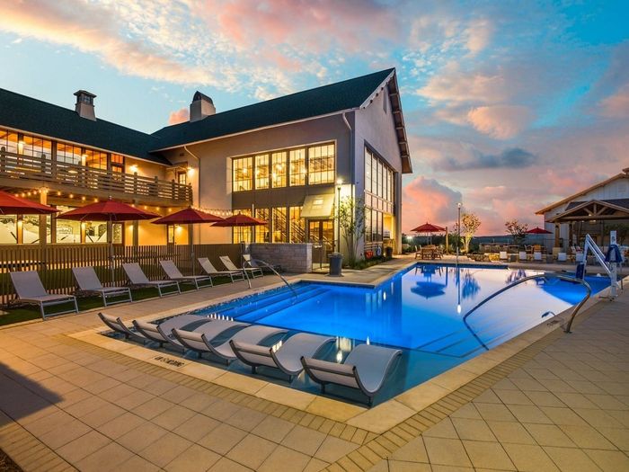 Resort Style Pool | Vecina Apartment Villas | San Antonio Apartments