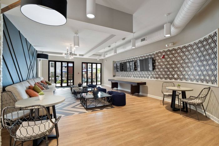 Clubhouse lounge The Parq at Chesterfield Apartment Homes, Chesterfield, MO 63017
