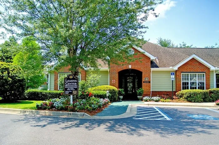 Leasing center