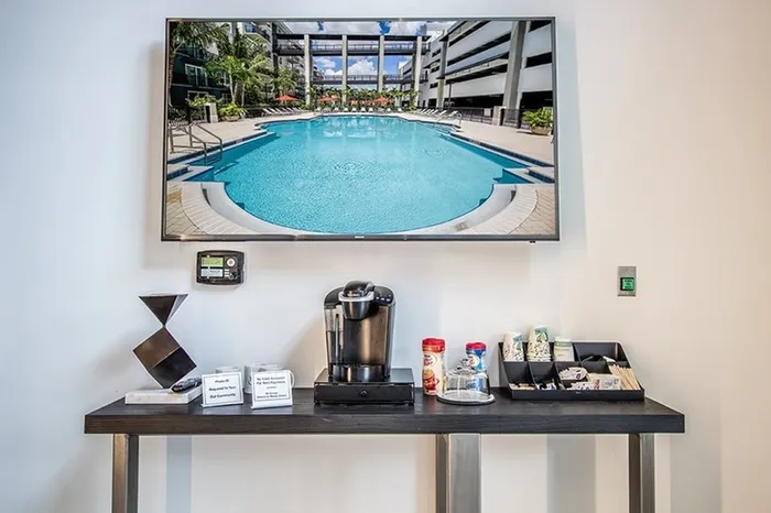 Leasing center