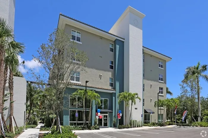 Leasing center