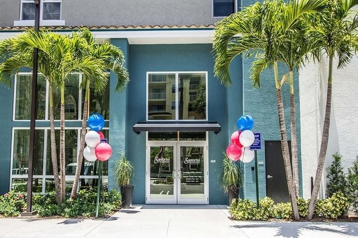 Leasing center