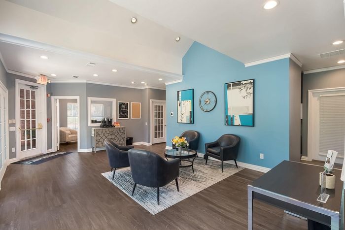 Leasing Center