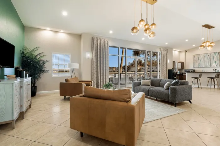 Leasing center