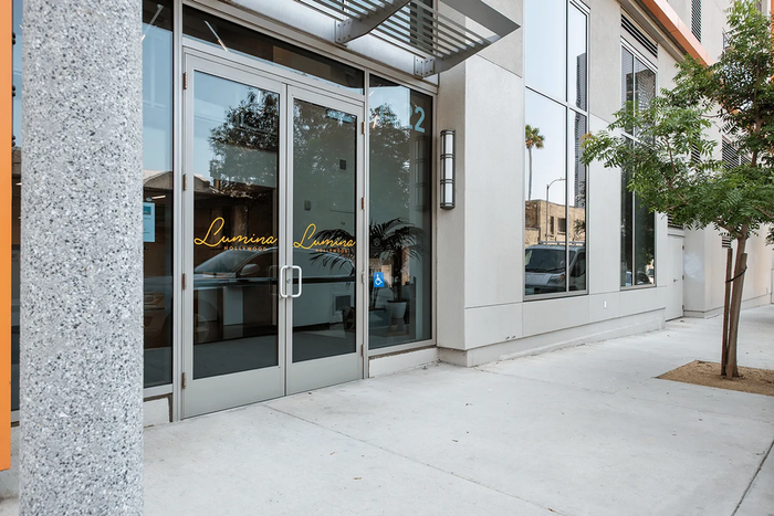 Lumina entrance