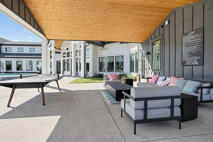 Ivy & Elm - Outdoor Lounge