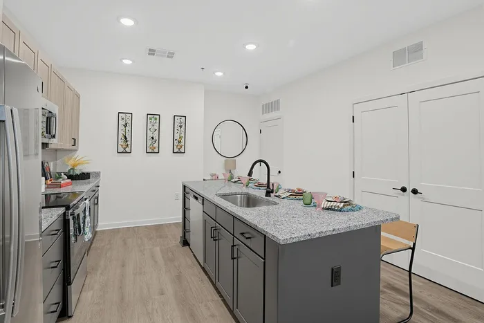 Ivy & Elm - Modern Kitchen