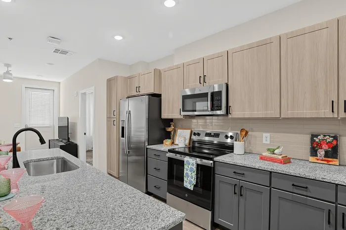 Ivy & Elm - Modern Kitchen