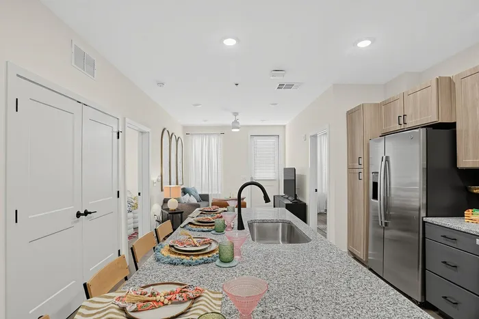Ivy & Elm - Modern Kitchen Counter