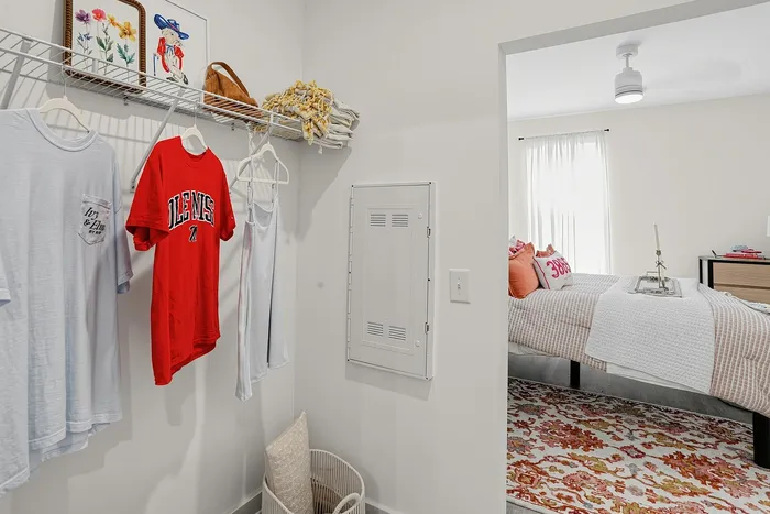 Ivy & Elm - Bedroom Closet