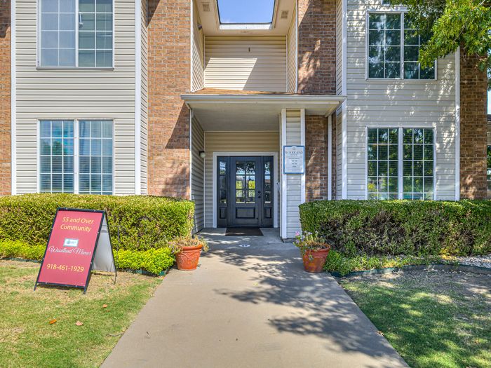 Woodland Manor Apartments