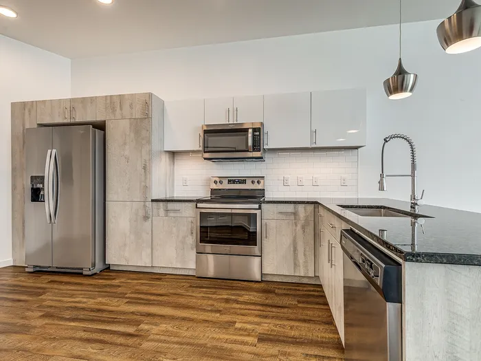 Studio (S4) - 727 Lofts