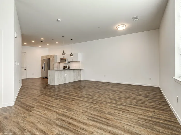 Studio (S4) - 727 Lofts