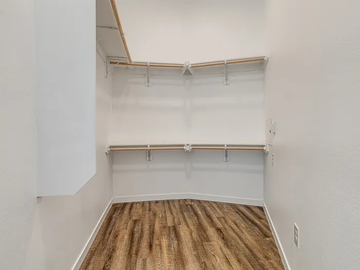 Studio (S4) - 727 Lofts