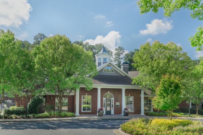 The Brooke Apartments in Atlanta, GA | apartment leasing office