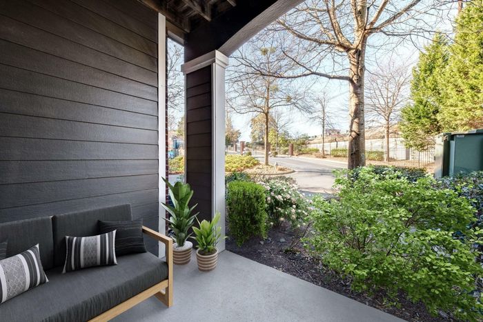 The Brooke Apartments in Atlanta, GA | patio