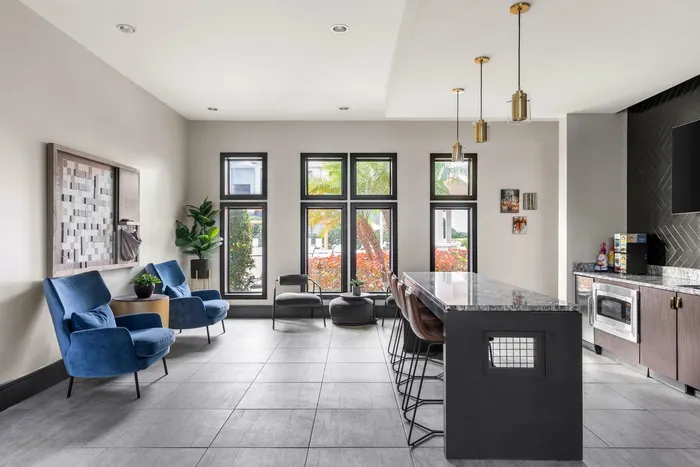 Clubhouse | Apartments in Tampa, FL | Crosstown Walk