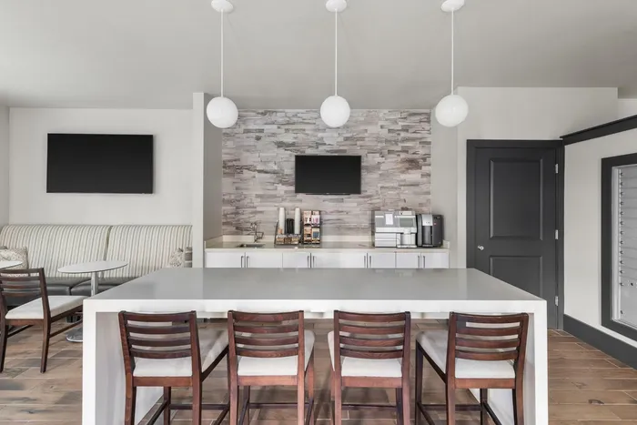 Clubhouse | Apartments in Tampa, FL | Crosstown Walk