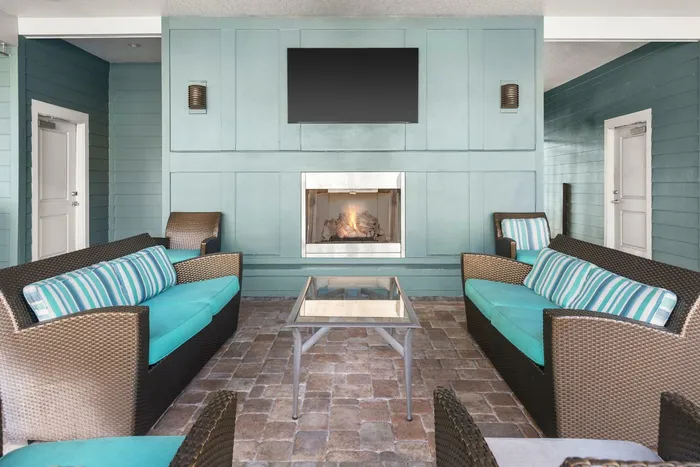 Outdoor lounge | Apartments in Tampa, FL | Crosstown Walk