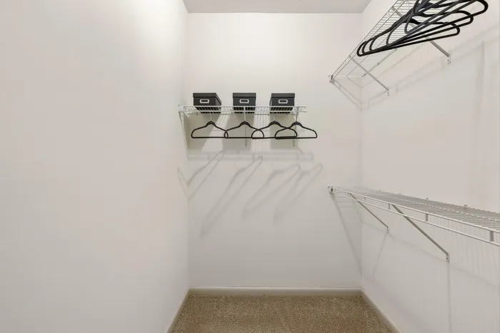 Closet | Apartments in Tampa, FL | Crosstown Walk