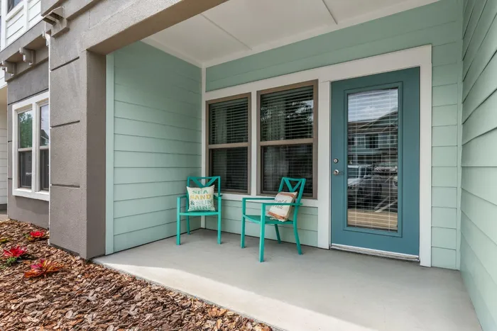 Patio | Luxe Lakewood Ranch FL Apartments