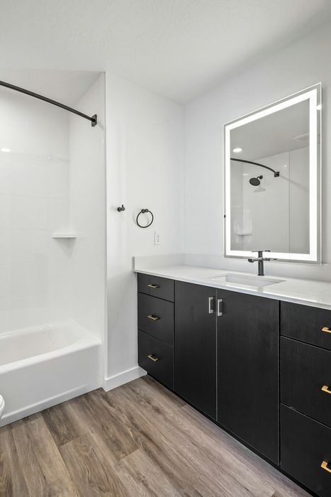 343-apartments-slc_B-bathroom