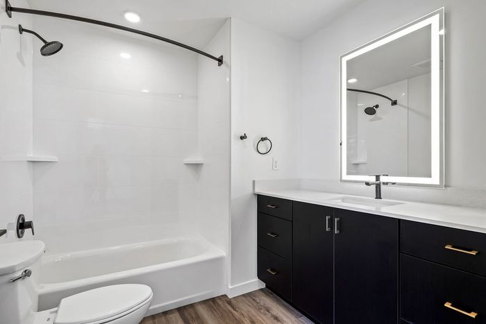 343-apartments-slc_B-bathroom