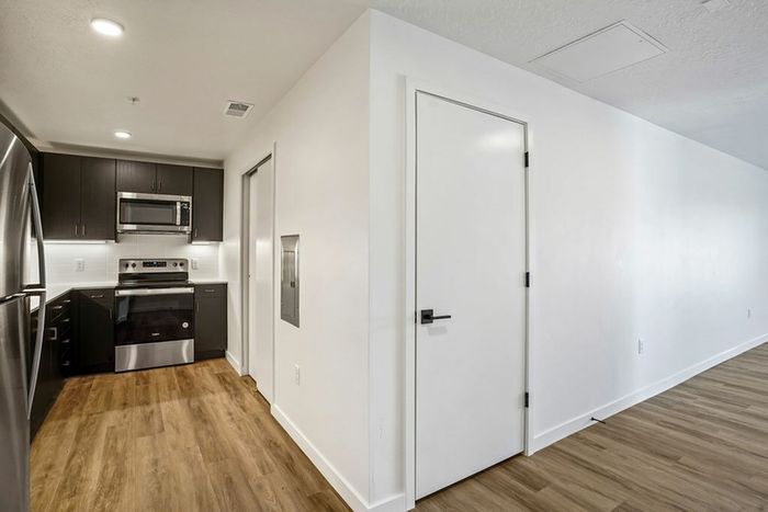 343-apartments-slc_B-kitchen