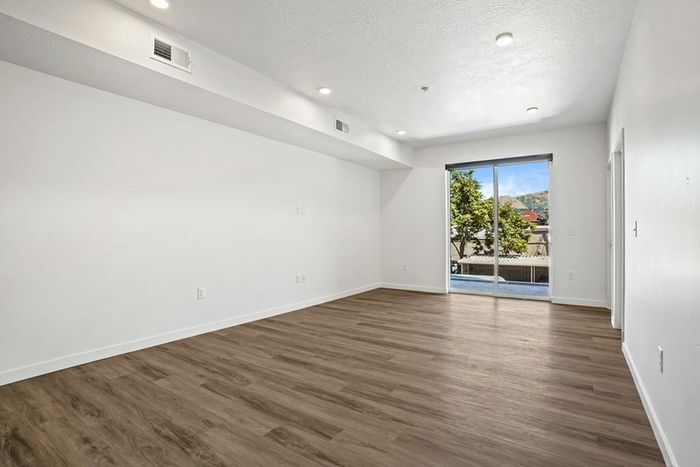 343-apartments-slc_B-living room