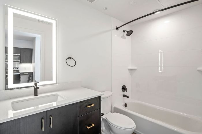 343-apartments-slc_s2-Bathroom