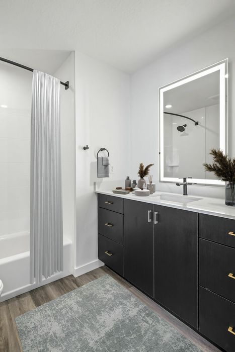 343-SLC-Apartments-Bathroom-StagedB