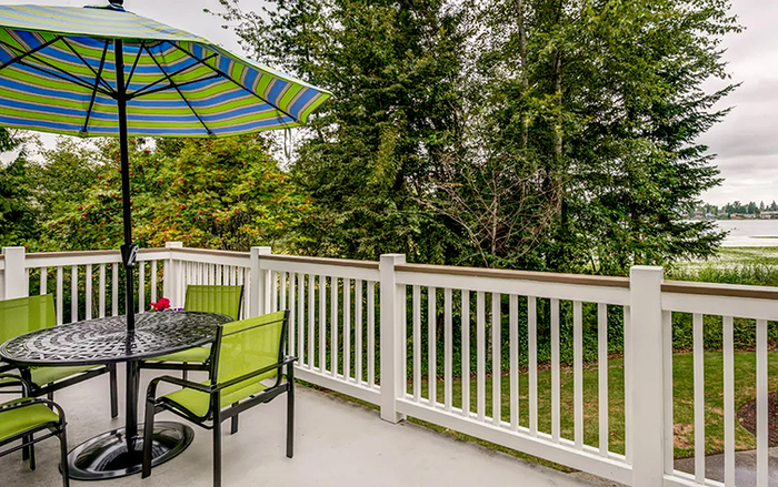 Outdoor Patio Amenity | Charter Club | Everett WA Apartments