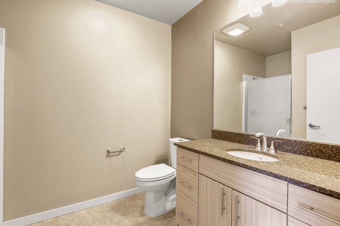 Elegant Bathroom | Salem OR Apartments | South Block