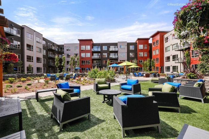 Outdoor Lounge | Salem OR Apartments | South Block