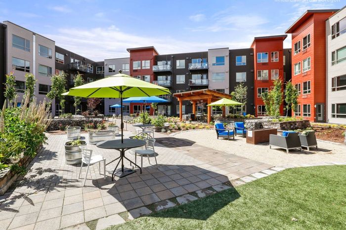 Outdoor Lounge | Salem OR Apartments | South Block